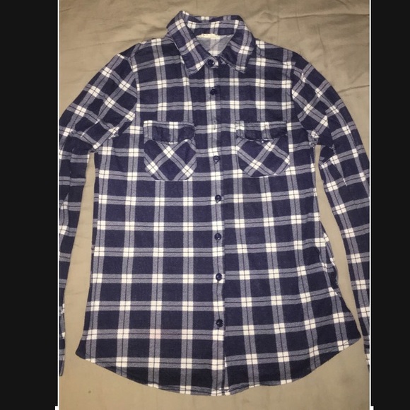 4 Long Sleeve Buttoned Up Plaid Shirts From Ardene - Picture 3 of 4